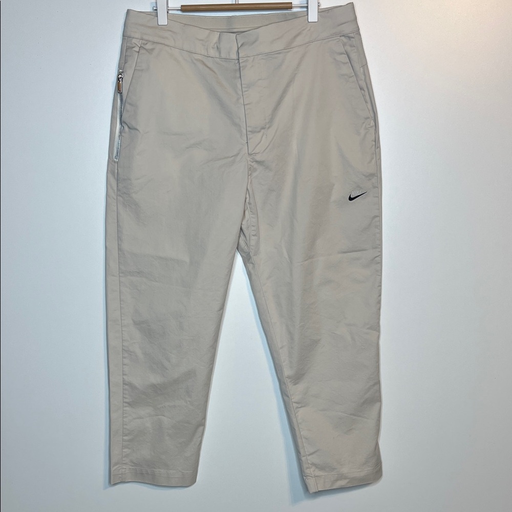 Nike Sportswear Style essential Woven unlined crop pant